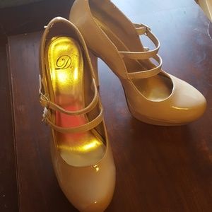 Derek Heart nude heels